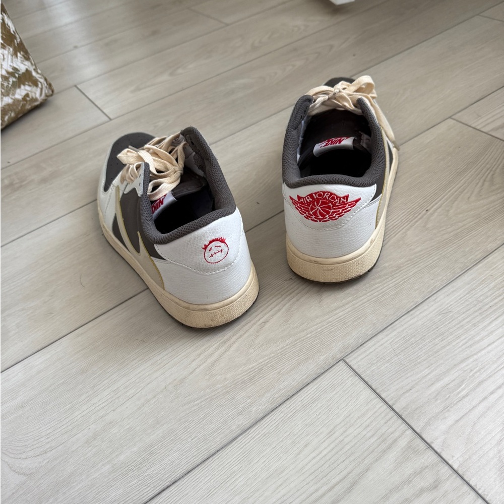 Men’s Nike air Jordan 1 low sneakers - Picture 6 of 7